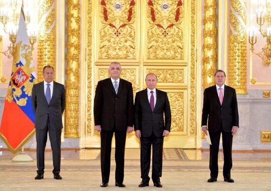 President Vladimir Putin receives credentials from 19 foreign ambassadors