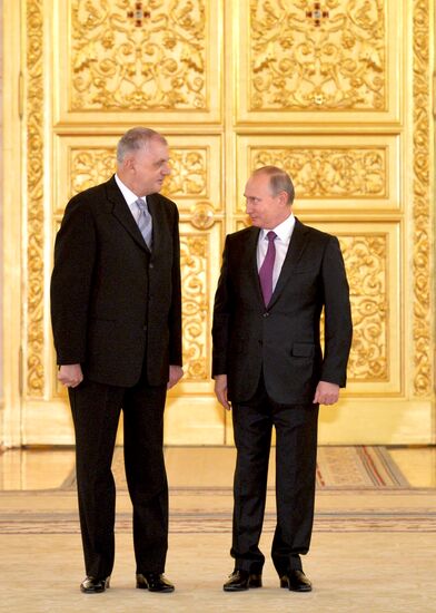 President Vladimir Putin receives credentials from 19 foreign ambassadors