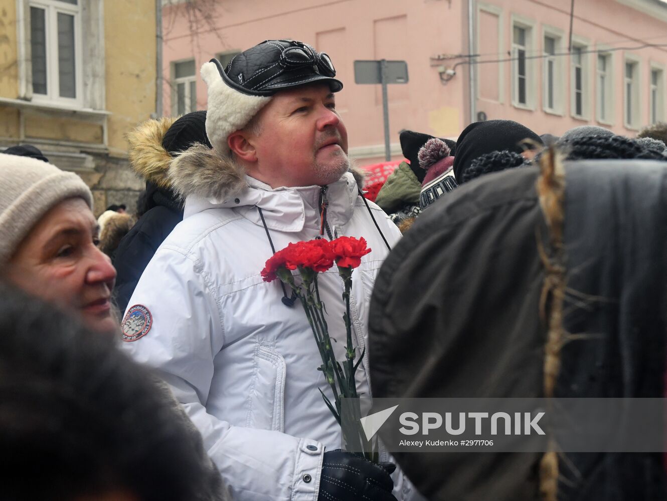 Unveiling of plaque in tribute to Viktor Monyukov