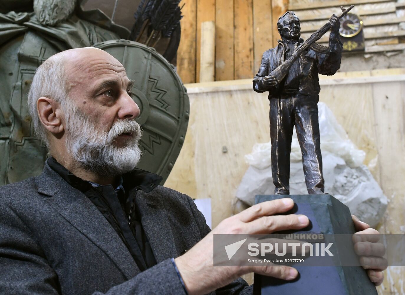 Unveiling a model of a monument to Mikhail Kalashnikov