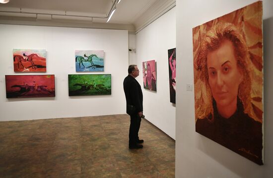 Stas Namin's exhibtion "Unreservedly"