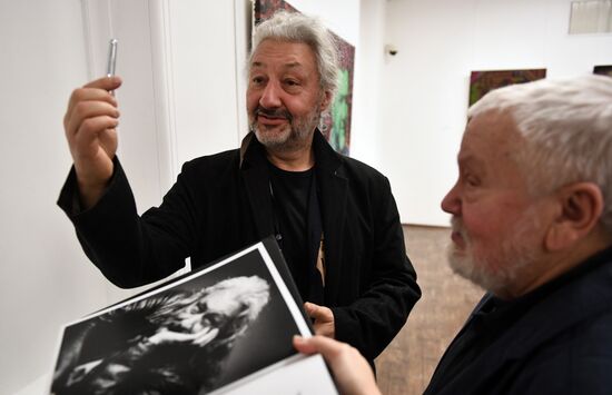 Stas Namin's exhibtion "Unreservedly"