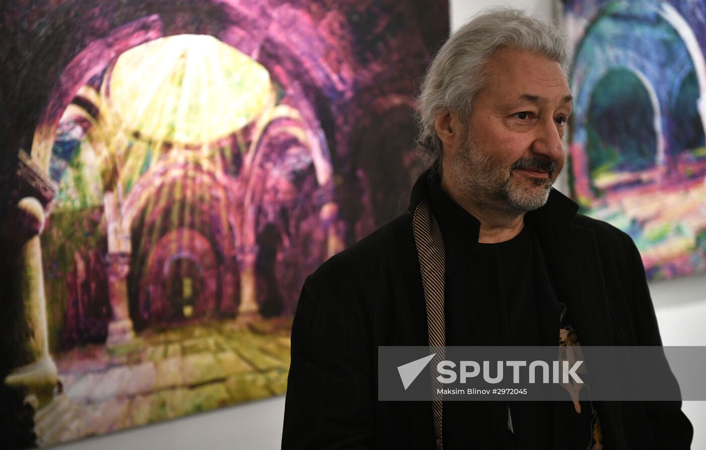 Stas Namin's exhibtion "Unreservedly"