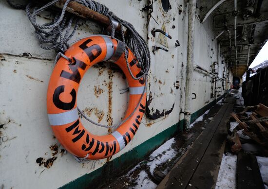 The Sibir nuclear-powered icebreaker towed for disposal