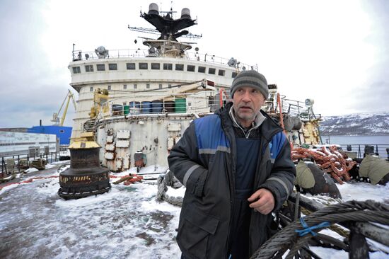 The Sibir nuclear-powered icebreaker towed for disposal