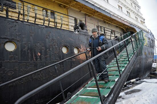 The Sibir nuclear-powered icebreaker towed for disposal