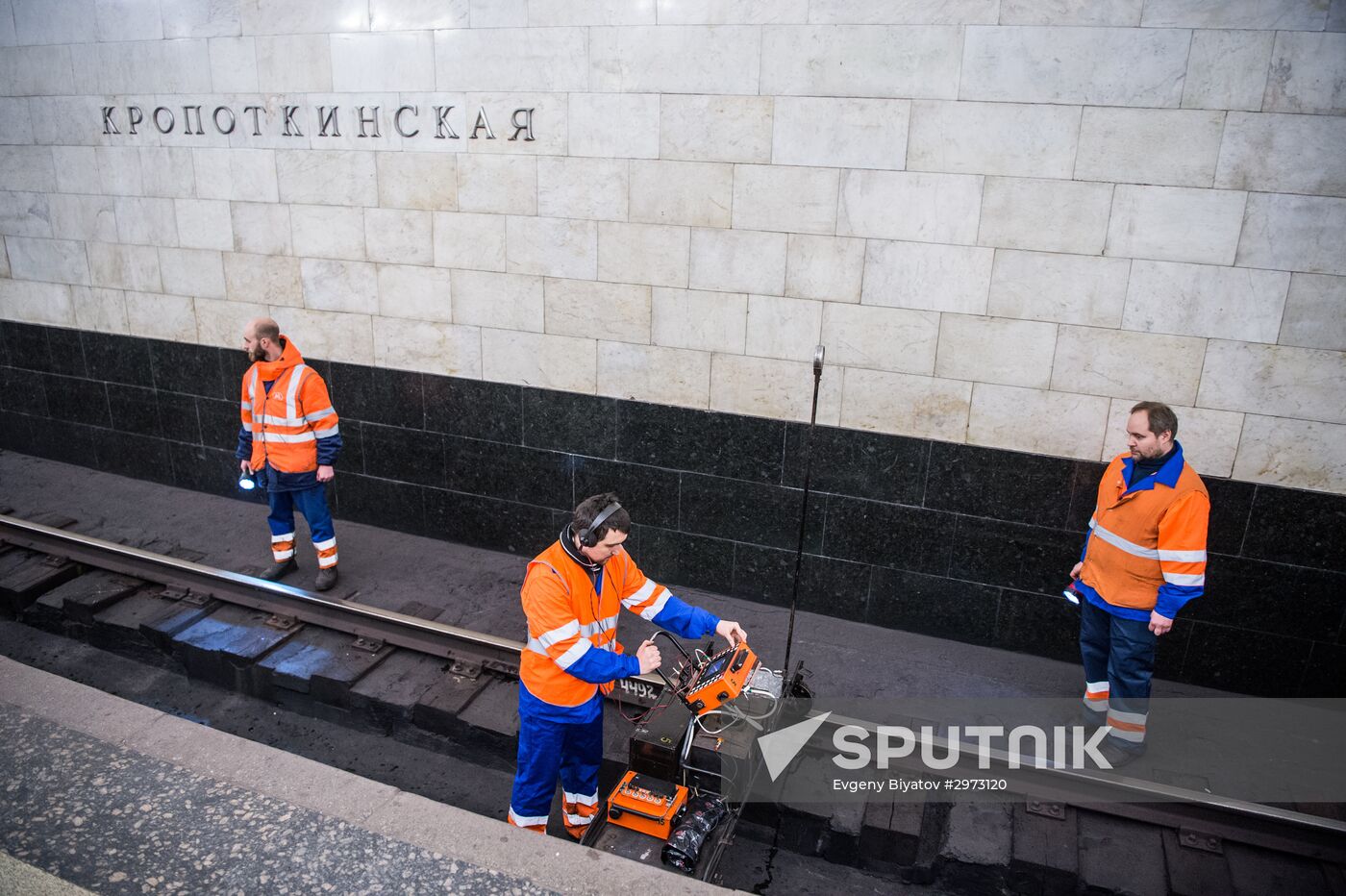 Maintenance works carried out during repairs interval in Moscow's Sokolnicheskaya metro line