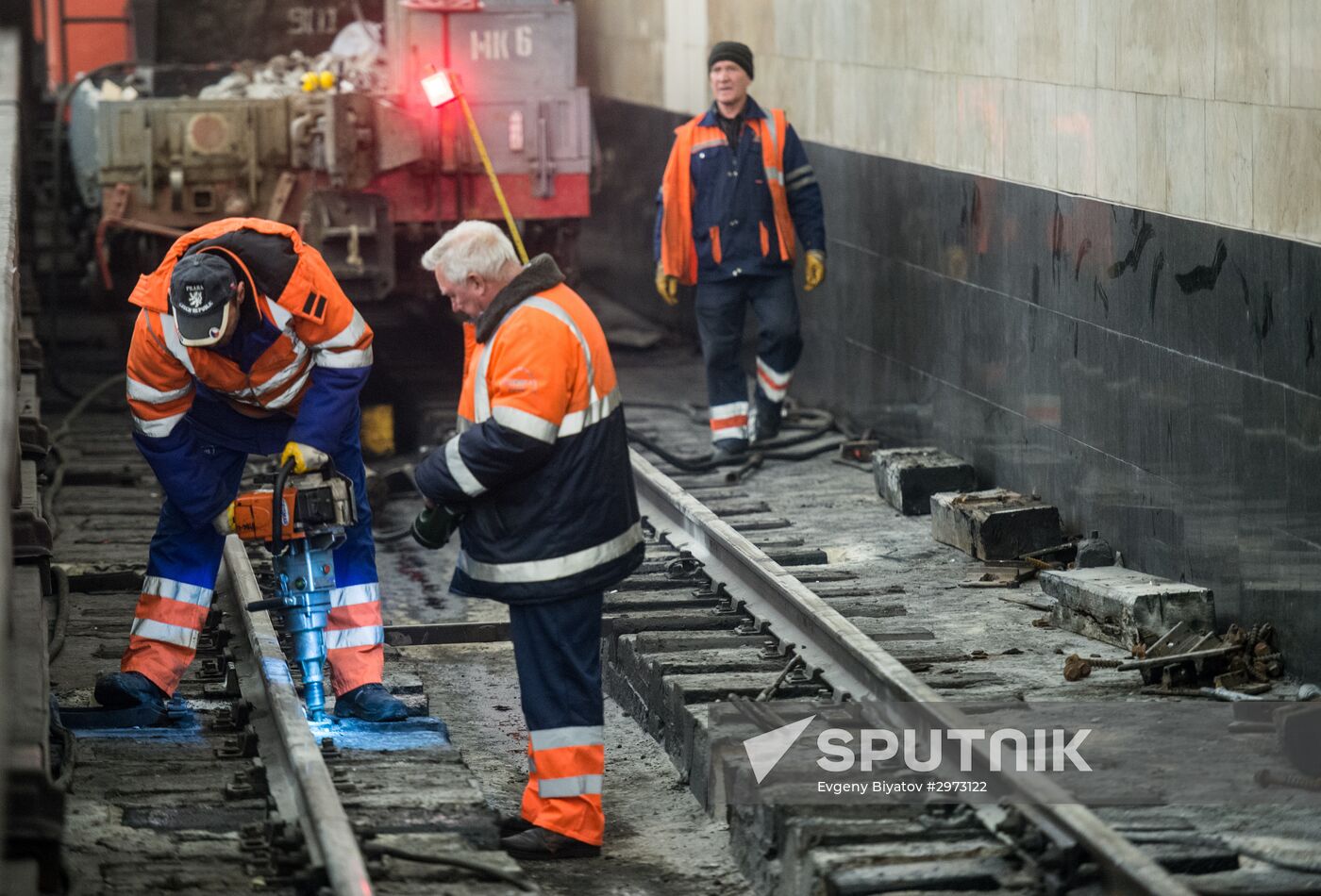 Maintenance works carried out during repairs interval in Moscow's Sokolnicheskaya metro line
