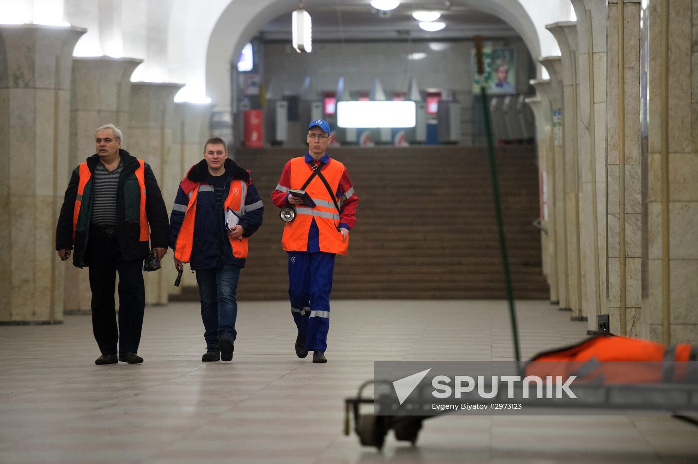 Maintenance works carried out during repairs interval in Moscow's Sokolnicheskaya metro line
