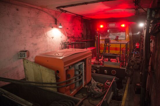 Maintenance works carried out during repairs interval in Moscow's Sokolnicheskaya metro line