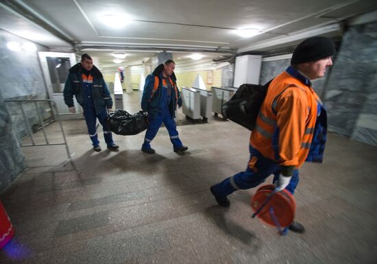 Maintenance works carried out during repairs interval in Moscow's Sokolnicheskaya metro line
