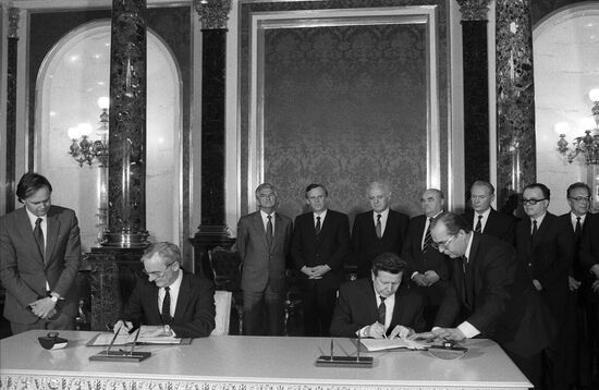 Australian Prime Minister Robert James Lee Hawke's visit to USSR