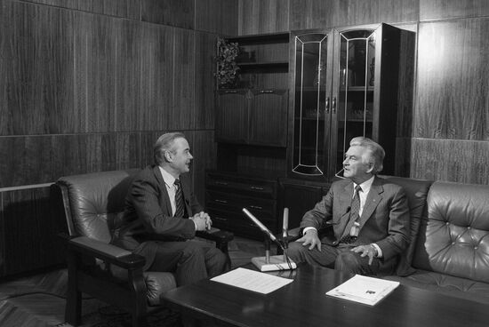Australian Prime Minister Robert James Lee Hawke's visit to USSR
