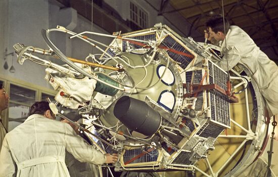 Intercosmos-5 research satellite