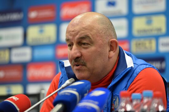 Russian national football team holds training session