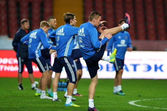 Russian national football team holds training session