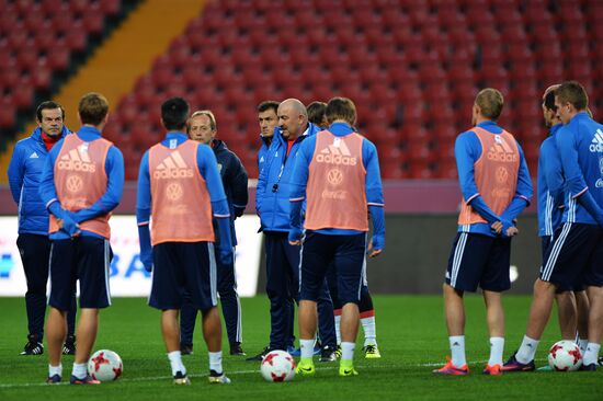 Russian national football team holds training session