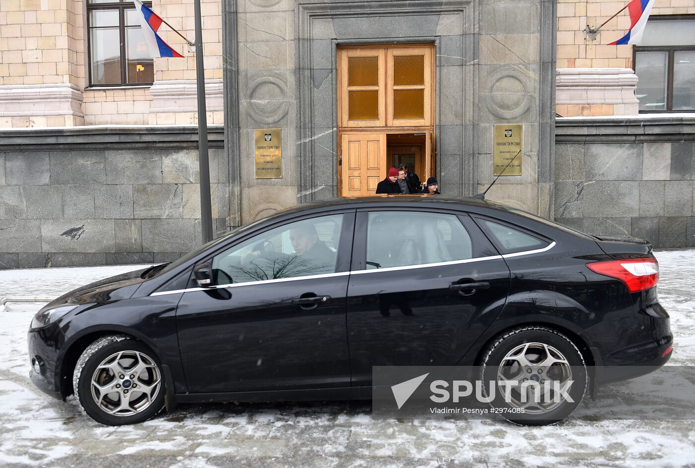 Situation near Russian Investigative Committee and Ministry of Economic Development after Alexei Ulyukayev's arrest