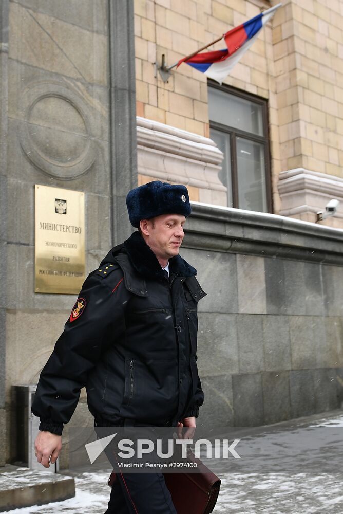 Situation near Russian Investigative Committee and Ministry of Economic Development after Alexei Ulyukayev's arrest