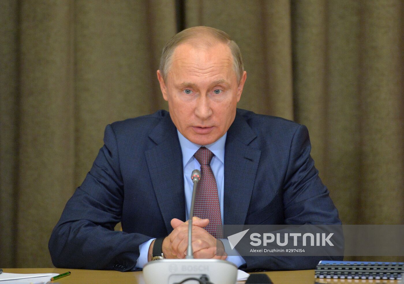 President Putin chairs meeting with Defense Ministry leadership and military-industrial complex representatives