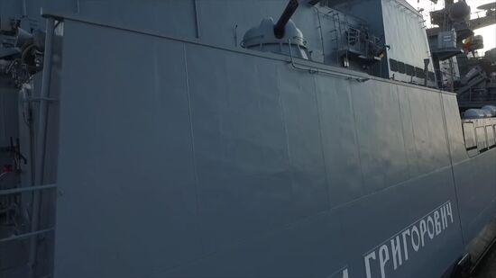 Admiral Kuznetsov aircraft carrier and Admiral Grigorovich patrol ship deployed in Syria for the first time ever