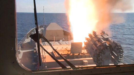 Admiral Kuznetsov aircraft carrier and Admiral Grigorovich patrol ship deployed in Syria for the first time ever