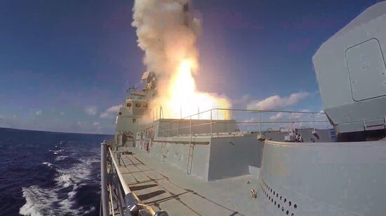Admiral Kuznetsov aircraft carrier and Admiral Grigorovich patrol ship deployed in Syria for the first time ever