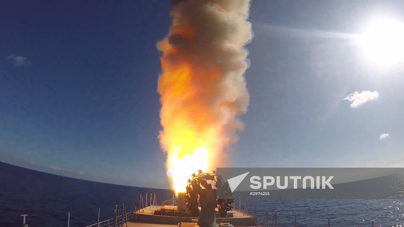 Admiral Kuznetsov aircraft carrier and Admiral Grigorovich patrol ship deployed in Syria for the first time ever