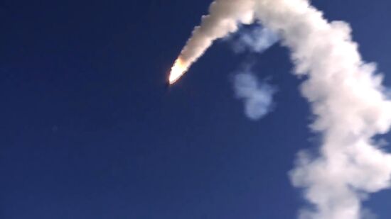 Russia's Oniks cruise missiles target terrorists' facilities in Syria