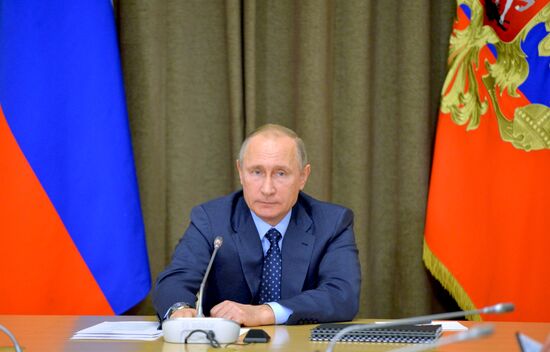 President Vladimir Putin holds meeting with Defense Ministry and defense industry leadership