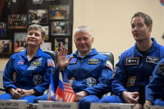 News conference with crew of expedition 50/51 to the International Space Station