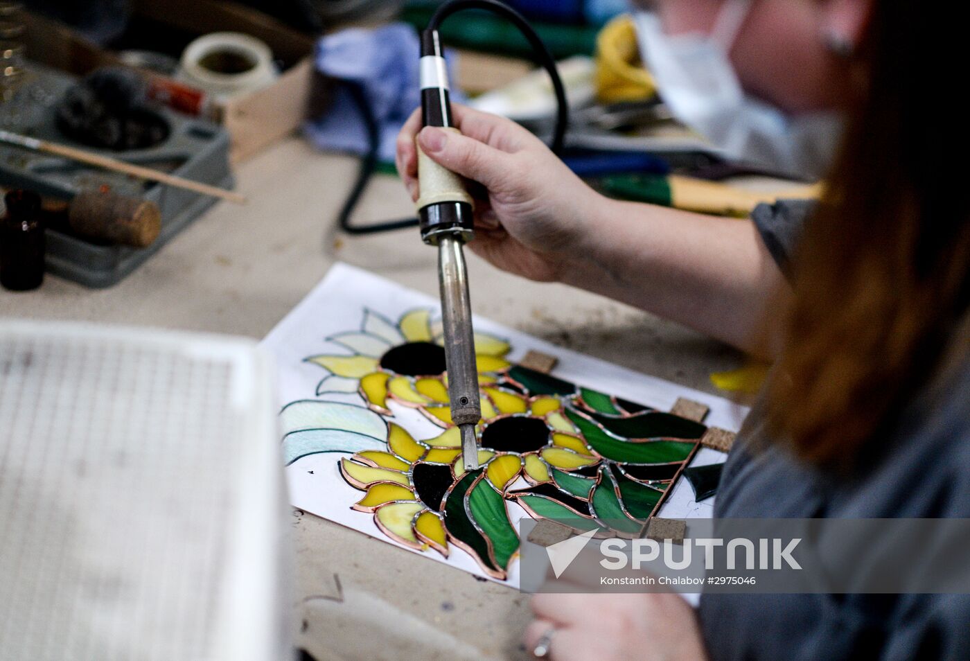 Mirror and stain glass production in Veliky Novgorod