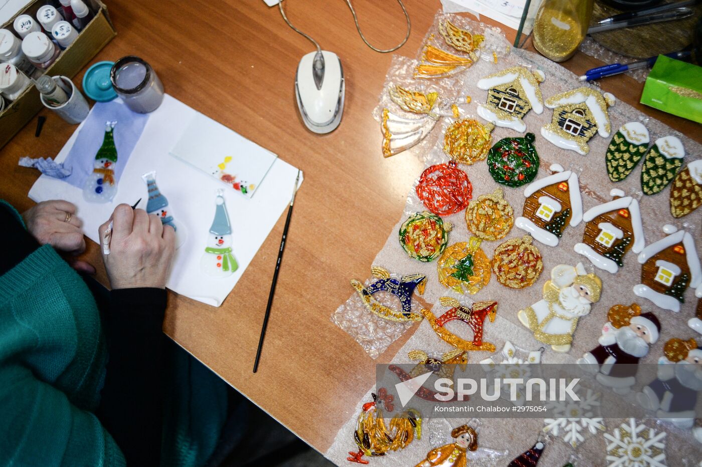 Mirror and stain glass production in Veliky Novgorod