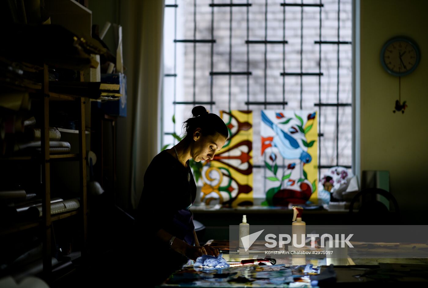 Mirror and stain glass production in Veliky Novgorod
