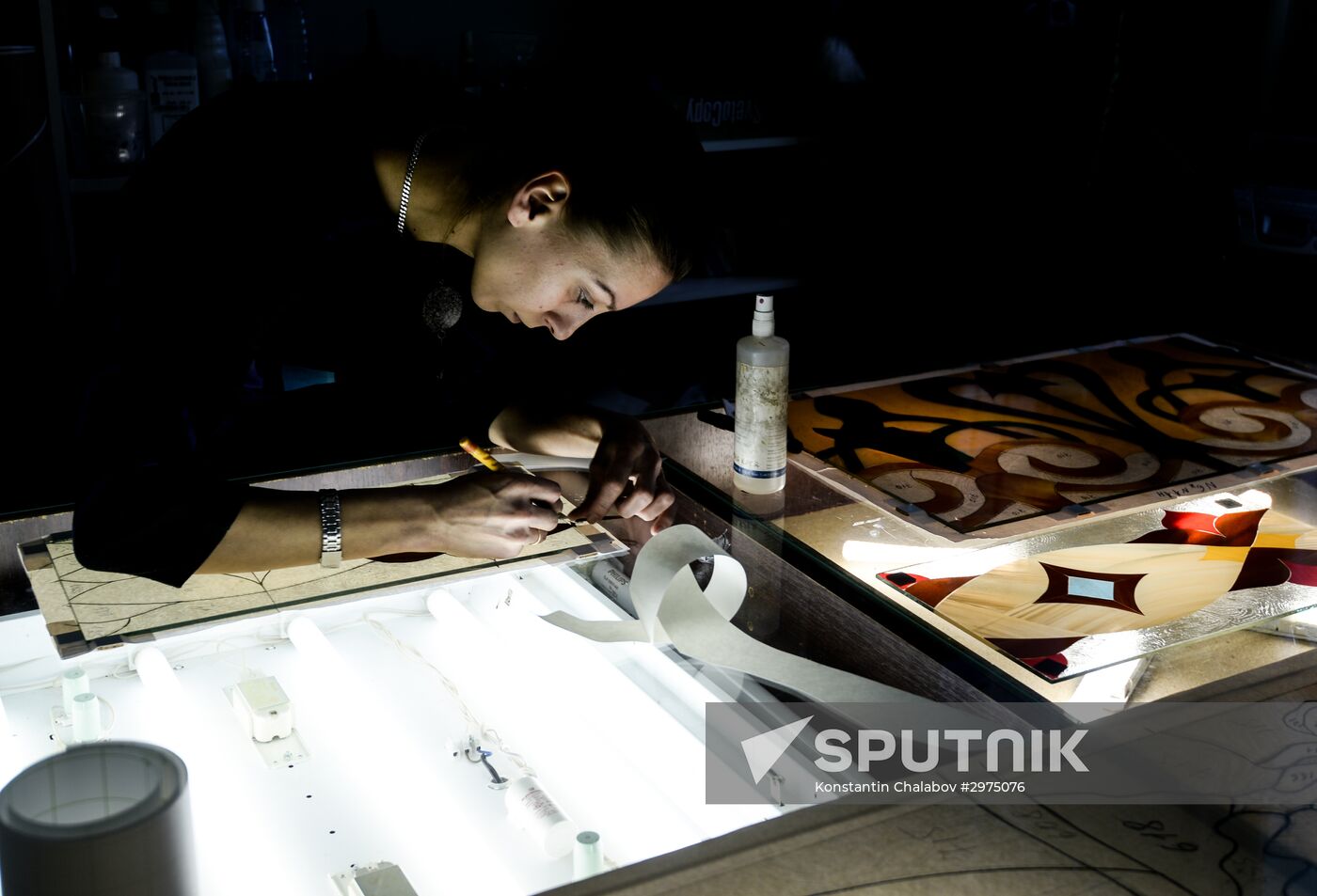 Mirror and stain glass production in Veliky Novgorod