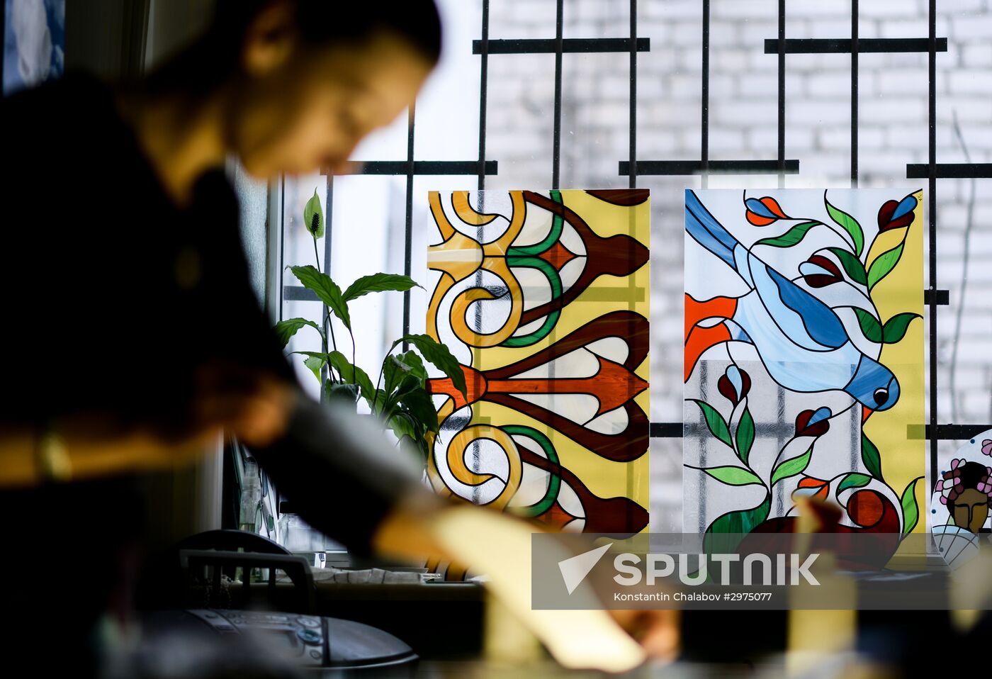Mirror and stain glass production in Veliky Novgorod