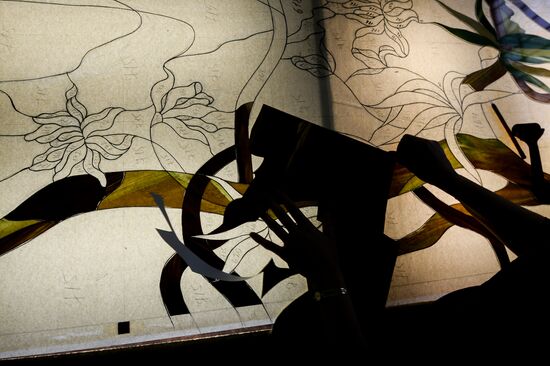 Mirror and stain glass production in Veliky Novgorod