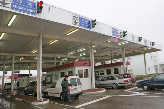 Mamonovo-Grzechotki border checkpoint in Kaliningrad Region