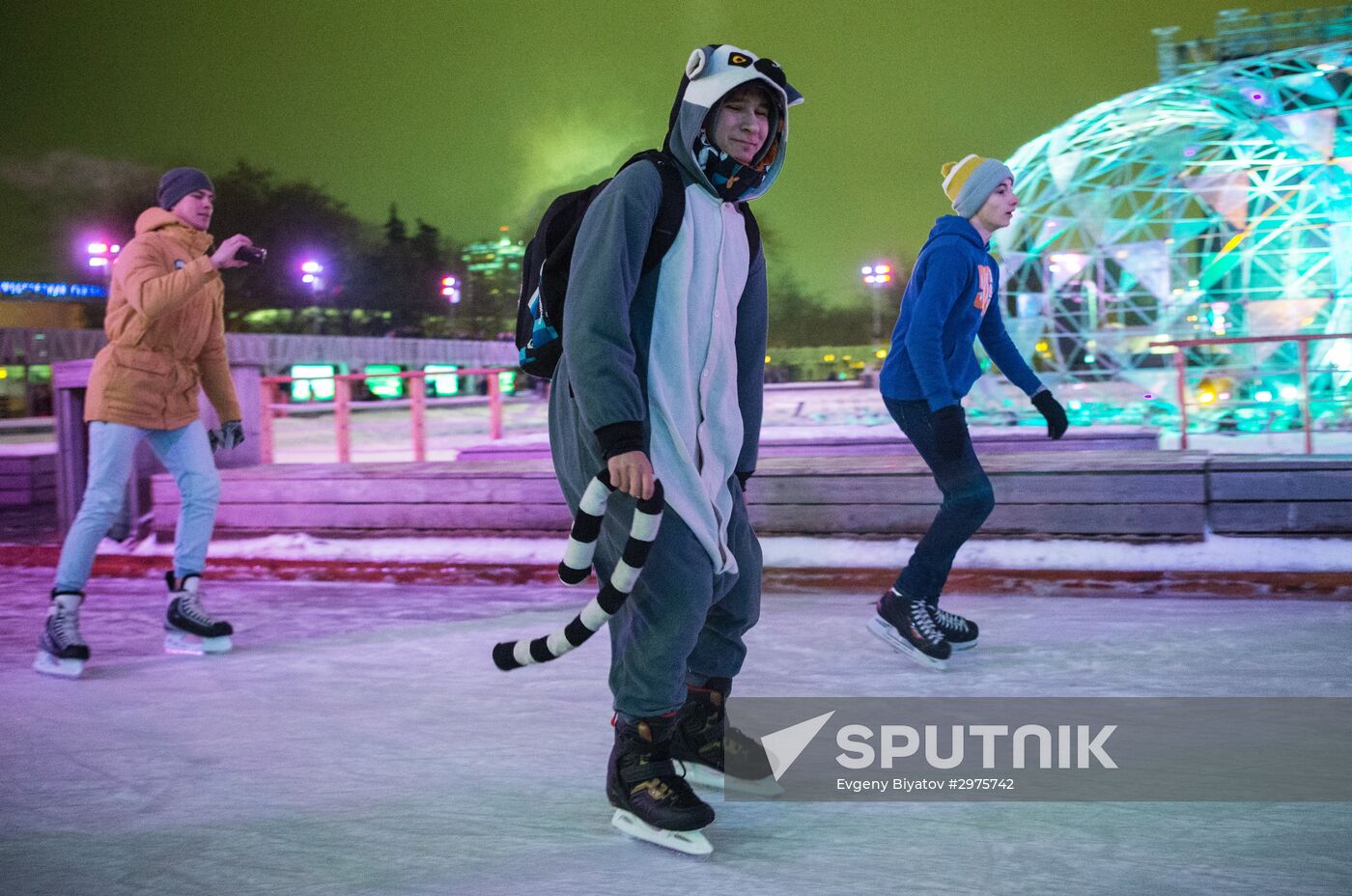 Street Rink opened for skating in Gorky Park