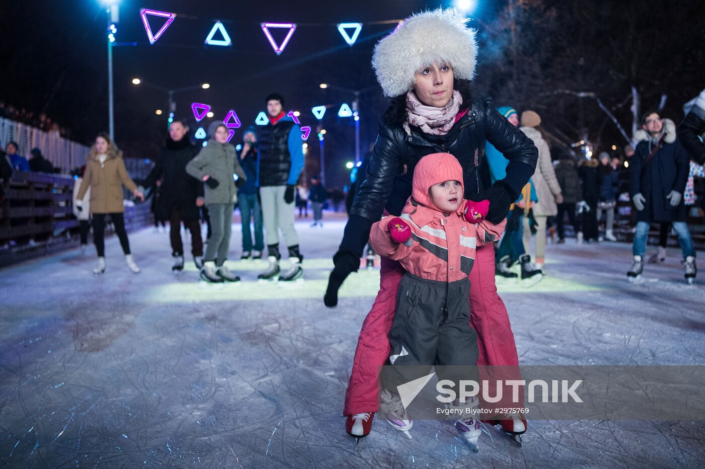 Street Rink opened for skating in Gorky Park