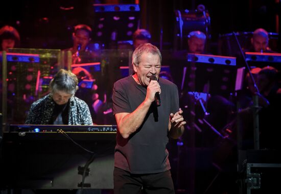 Deep Purple Ian Gillan gives concert in St. Petersburg