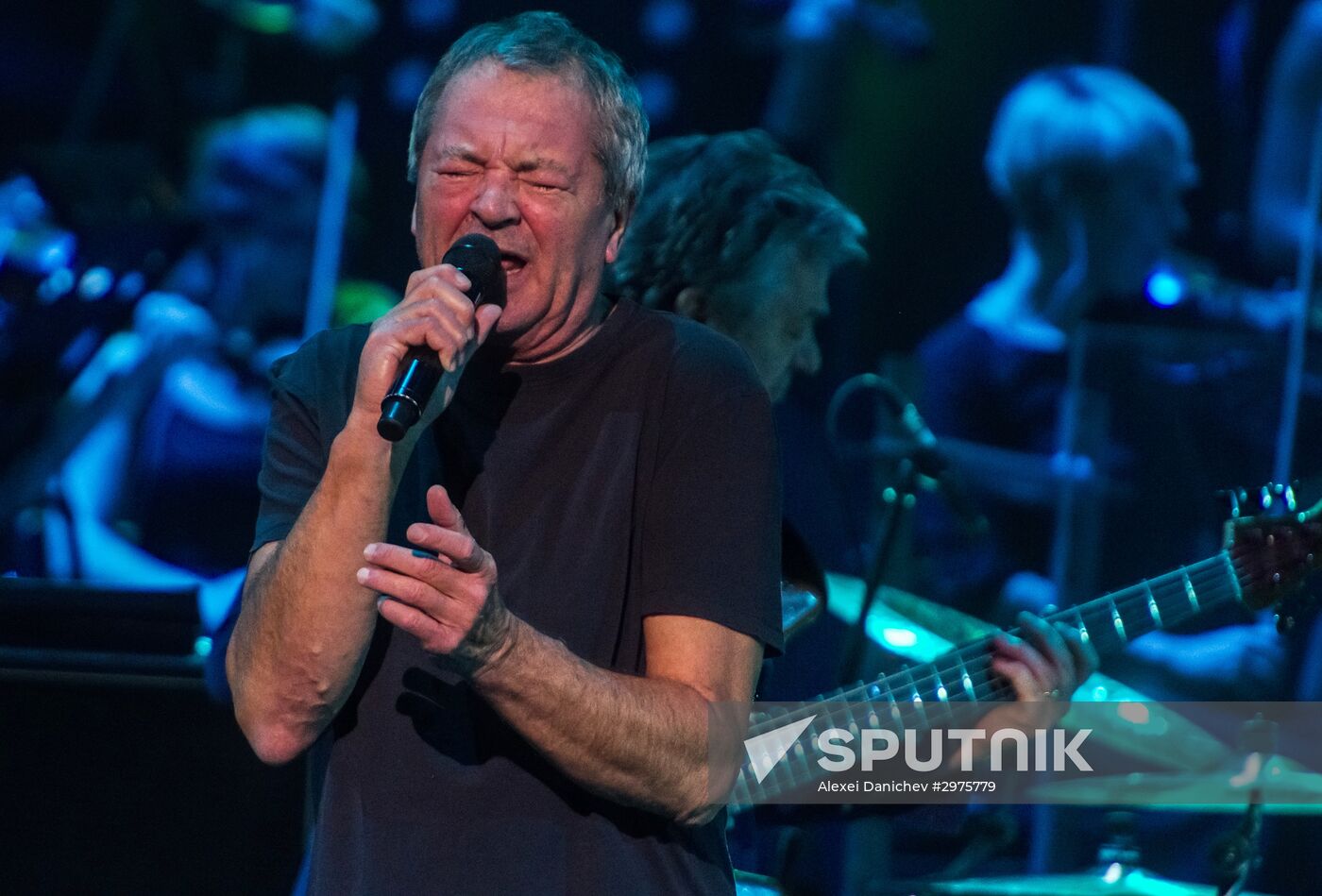 Deep Purple Ian Gillan gives concert in St. Petersburg