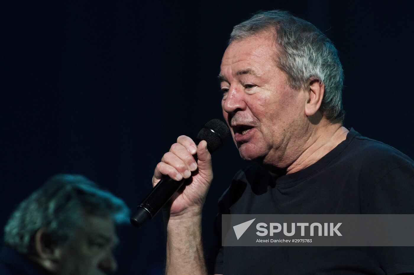 Deep Purple Ian Gillan gives concert in St. Petersburg