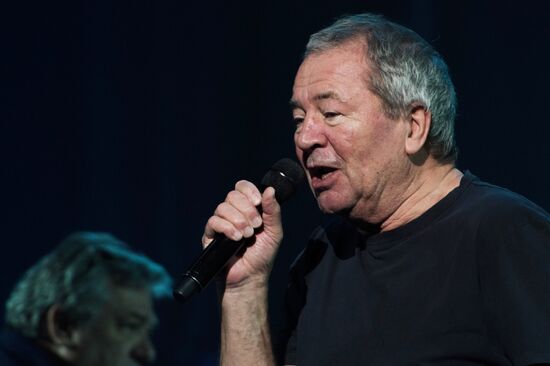Deep Purple Ian Gillan gives concert in St. Petersburg