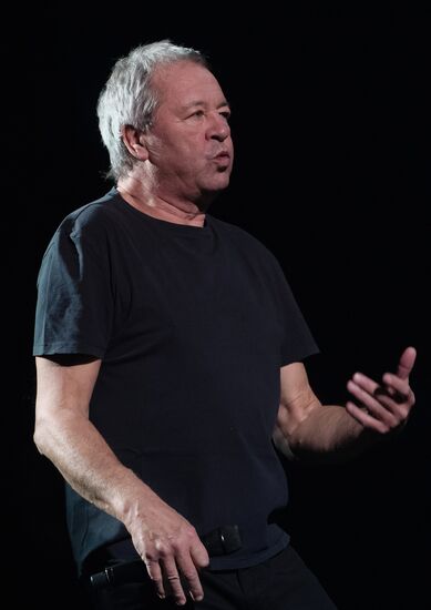 Deep Purple Ian Gillan gives concert in St. Petersburg