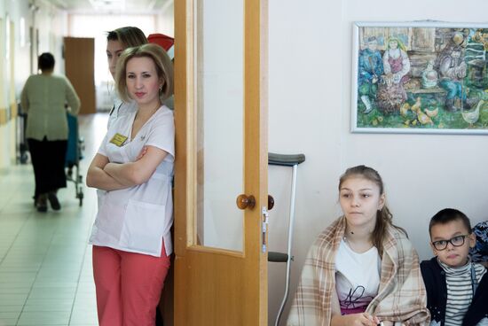 Father Frost visits children's hospital in Ufa