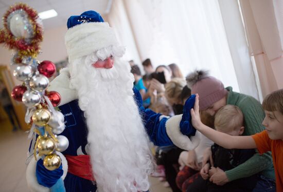 Father Frost visits children's hospital in Ufa