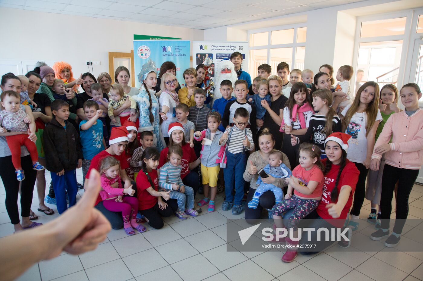 Father Frost visits children's hospital in Ufa