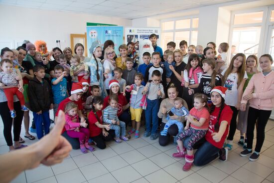 Father Frost visits children's hospital in Ufa