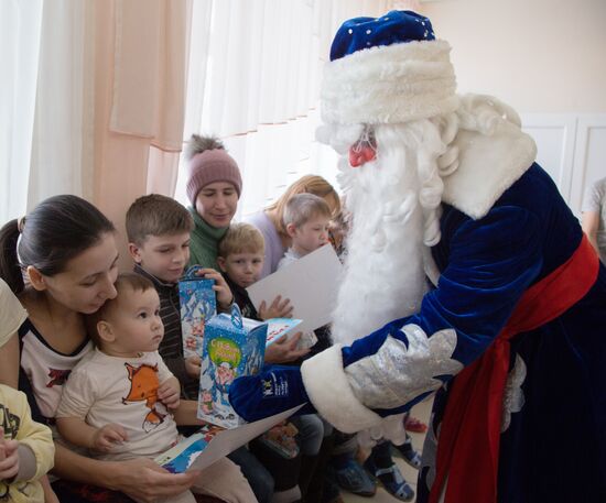 Father Frost visits children's hospital in Ufa